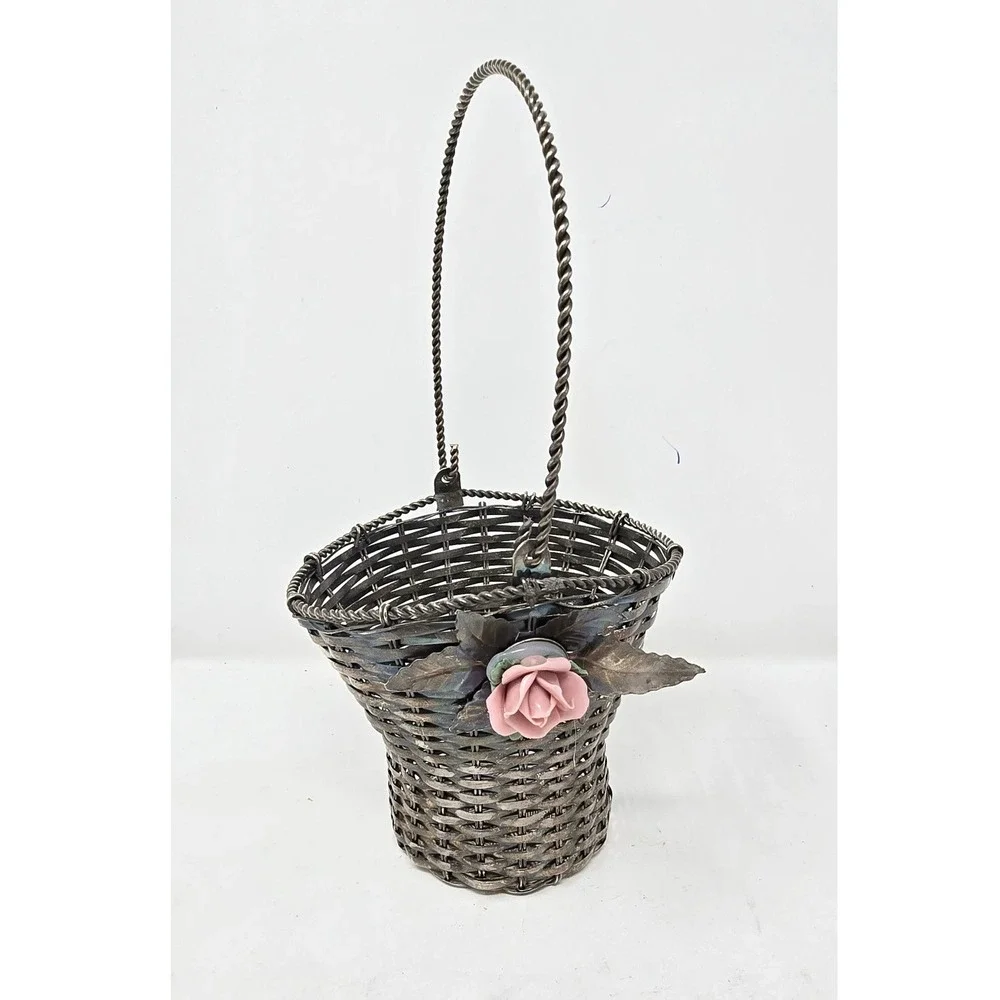 Vtg metal wirework diminutive basket w/ceramic flower silver tone mid century‎